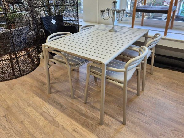 TILBUD - Cane-line Bliss havebord + 4 stole (udstillingssæt)